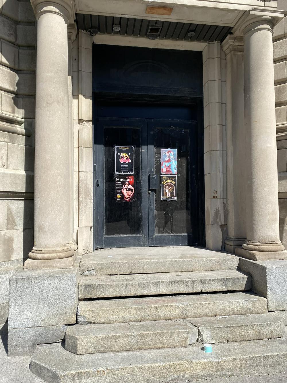 Photo de l’ancien club le K.O.X situé dans le Village de Montréal.